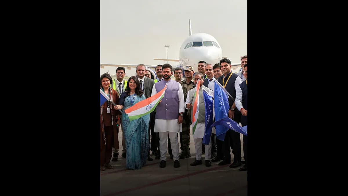 Noida International Airport Begins Commercial Flights as Jewar Farmers Take Inaugural Trip to Lucknow