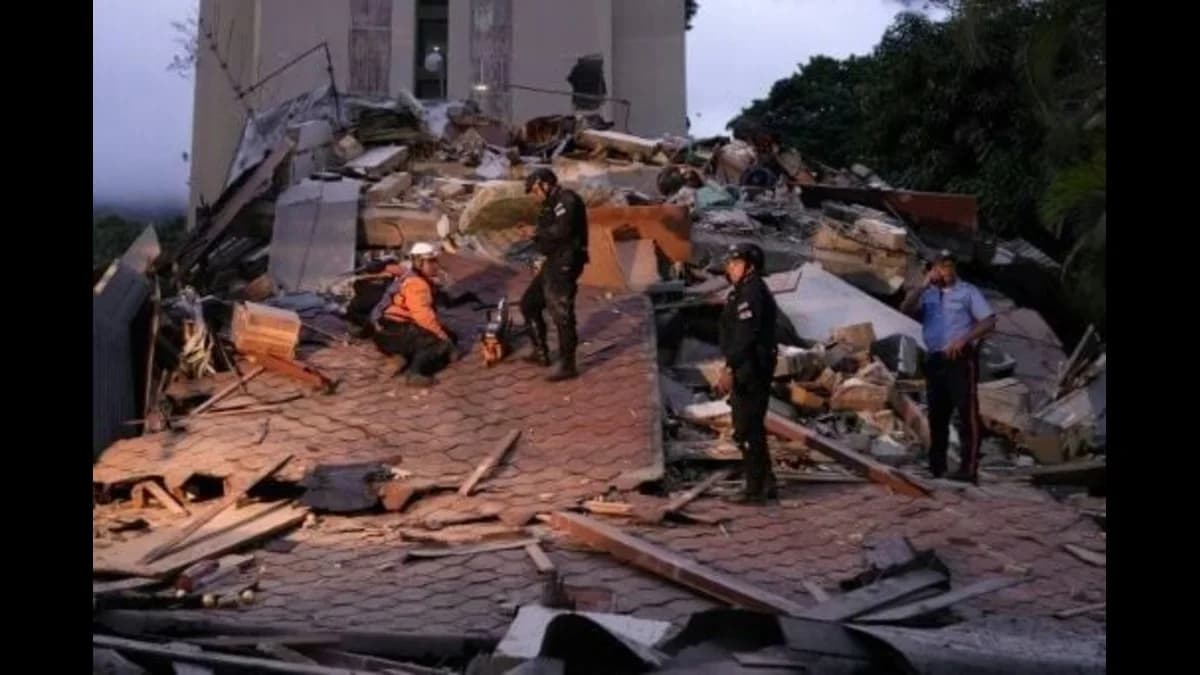 Venezuela Earthquake: Twin Tremors Kill 32, Flatten Buildings, Shut Airport as Nation Declares Emergency