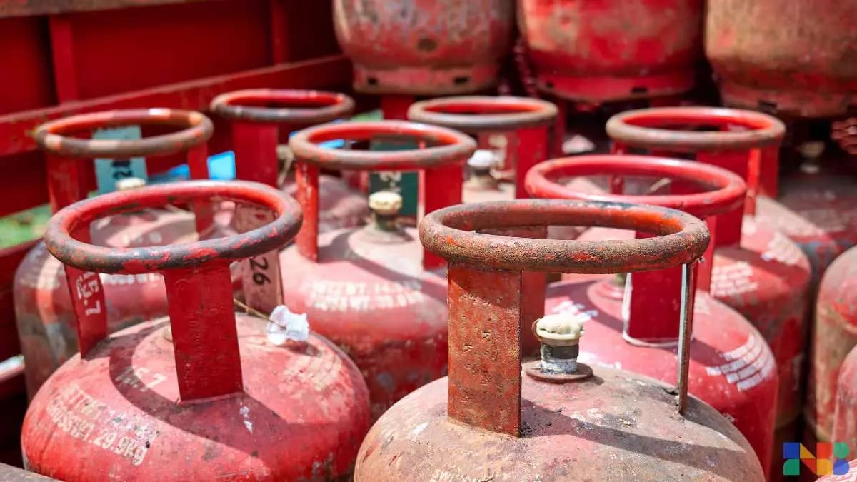 LPG Price India April 2026: Rs 913 in Delhi, Supply Status and West Asia War Impact