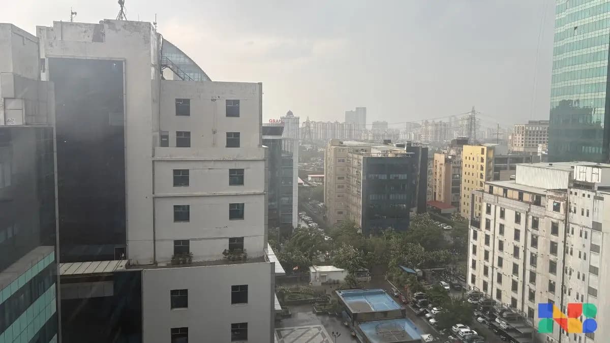 Heavy Rain, Hailstorm and Strong Winds Lash Noida, Residents Advised to Stay Alert
