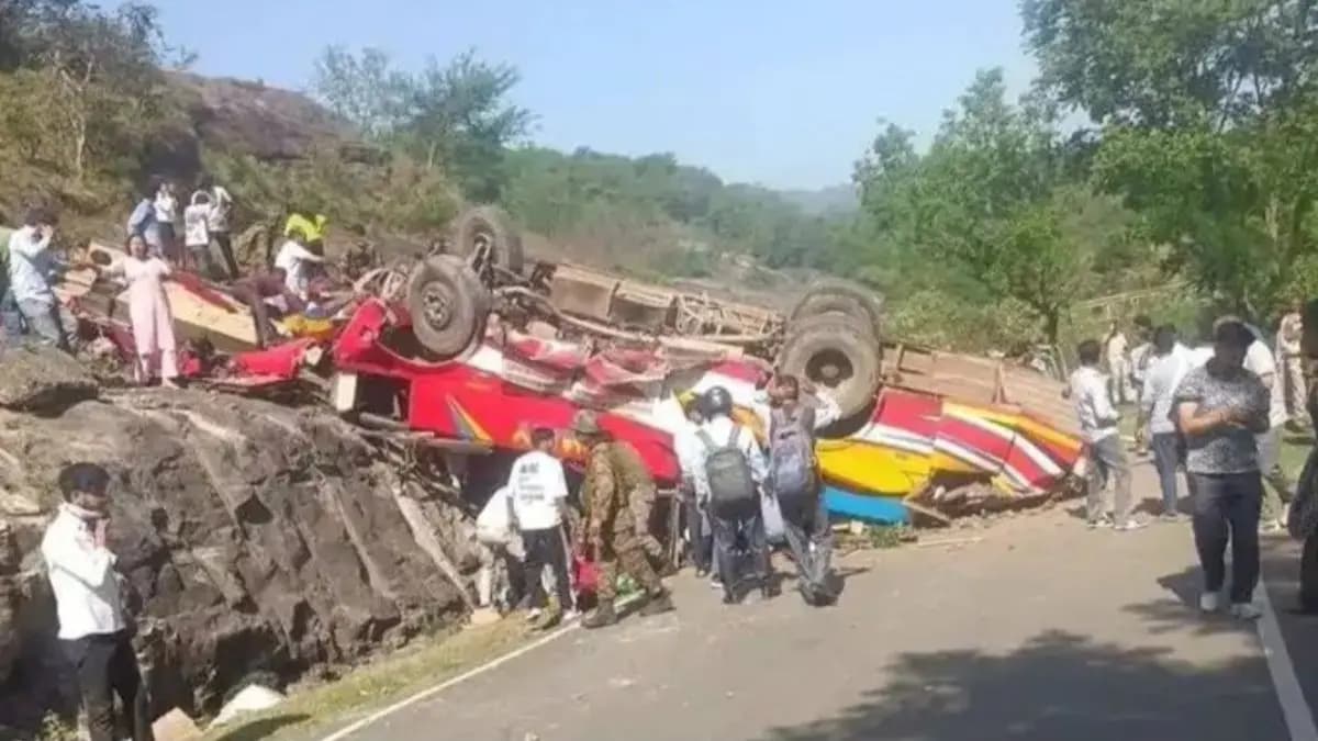 Udhampur Bus Accident: 15 Dead as Vehicle Falls Into Gorge in J&K; PM Announced 2 Lakh ex-gratia